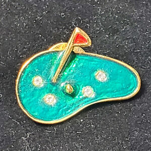 Enamel Golf Course Lapel Pin Gold Tone Back Unsigned 1/2"